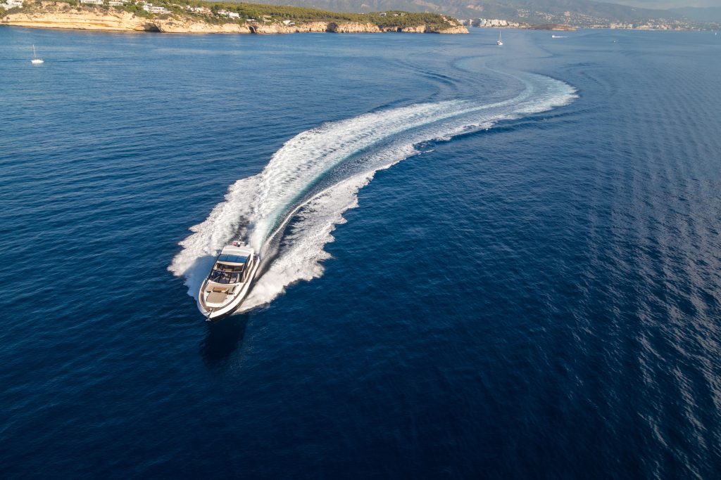 SUNSEEKER-PREDATOR74-Hi-4224-credit-Quin-BISSET-min